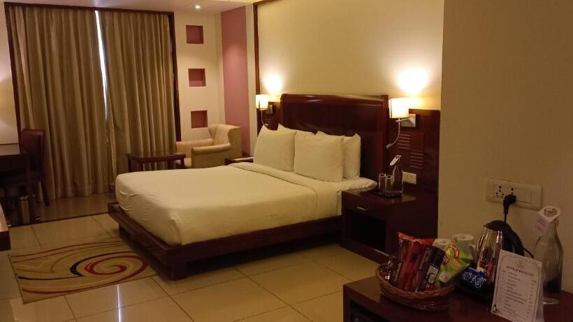 חדר דלוקס, Royal Orchid Central Shimoga