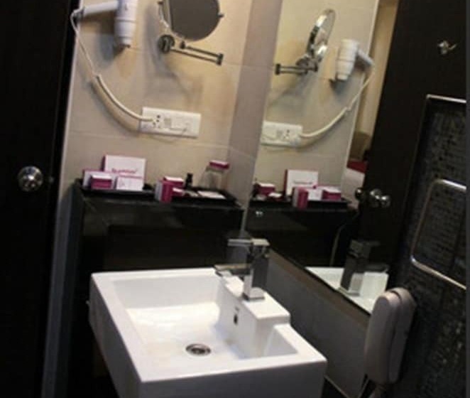 חדר דלוקס, Royal Orchid Central Shimoga