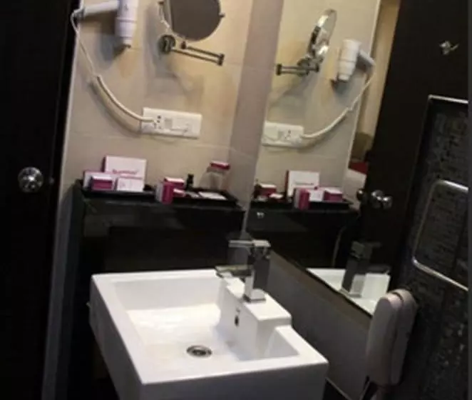 デラックスルーム, Royal Orchid Central Shimoga