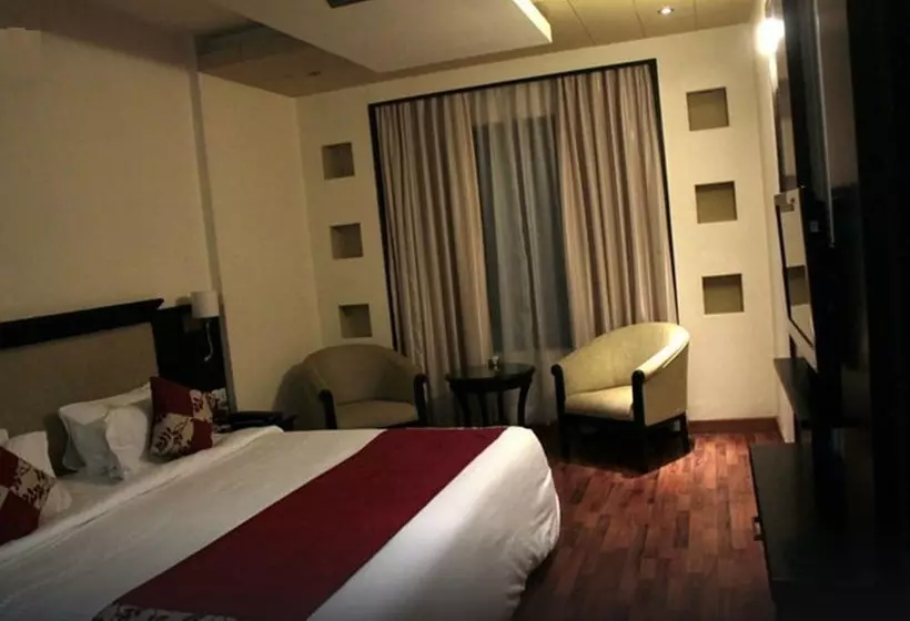 デラックスルーム, Royal Orchid Central Shimoga