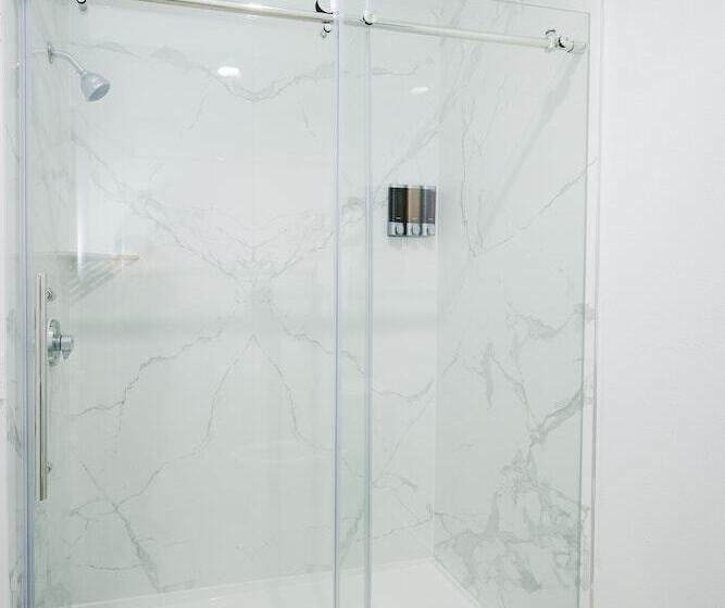 スタンダードルーム, Sapphire Inn And Suites