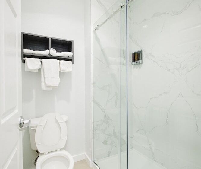 スタンダードルーム, Sapphire Inn And Suites