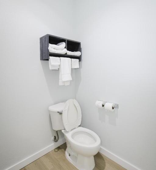 キングサイズベッドのスタンダードルーム, Sapphire Inn And Suites