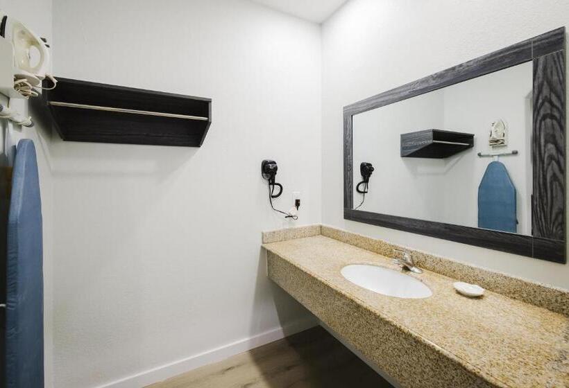 Стандартный Номер Кровать Кинг, Sapphire Inn And Suites