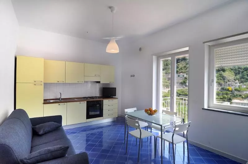 آپارتمان 1 خوابه با چشم‌انداز دریا, Residence Due Torri