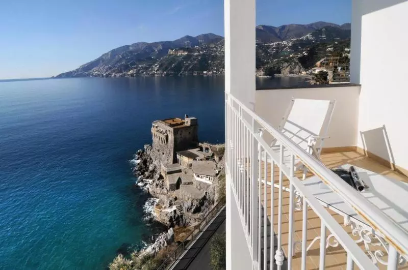 استودیوی استاندارد با چشم‌انداز دریا, Residence Due Torri