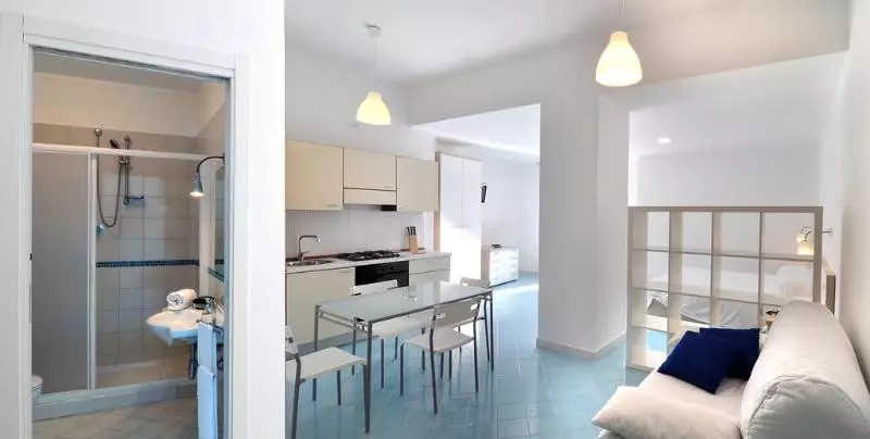 استودیوی استاندارد با چشم‌انداز دریا, Residence Due Torri