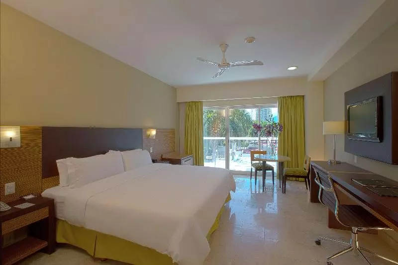 آپارتمان 2 خوابه با چشم‌انداز دریا, Residence Due Torri