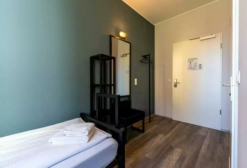 اتاق استاندارد یک نفره, a&o München Laim