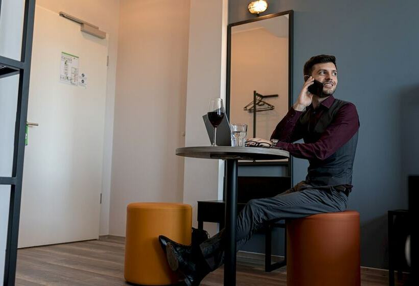 غرفة قياسية فردية, a&o München Laim