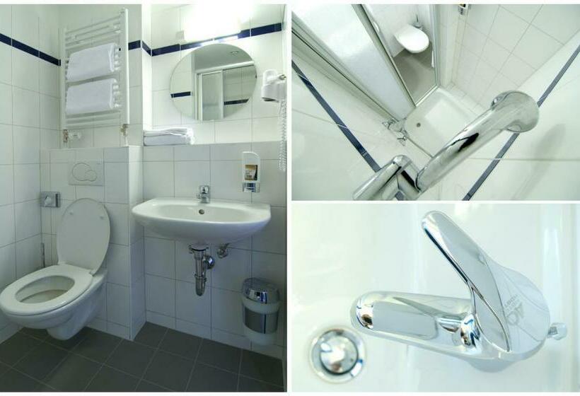 غرفة قياسية رباعية, a&o München Laim