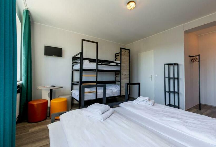 Семейный Номер, a&o München Laim