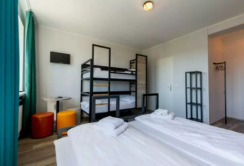 اتاق استاندارد سه نفره, a&o München Laim