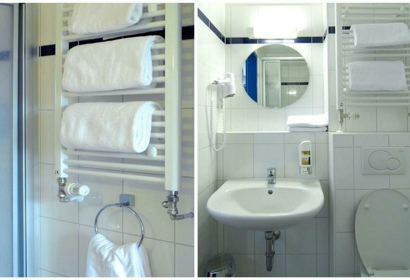 Кровать в Общей Комнате, a&o München Laim