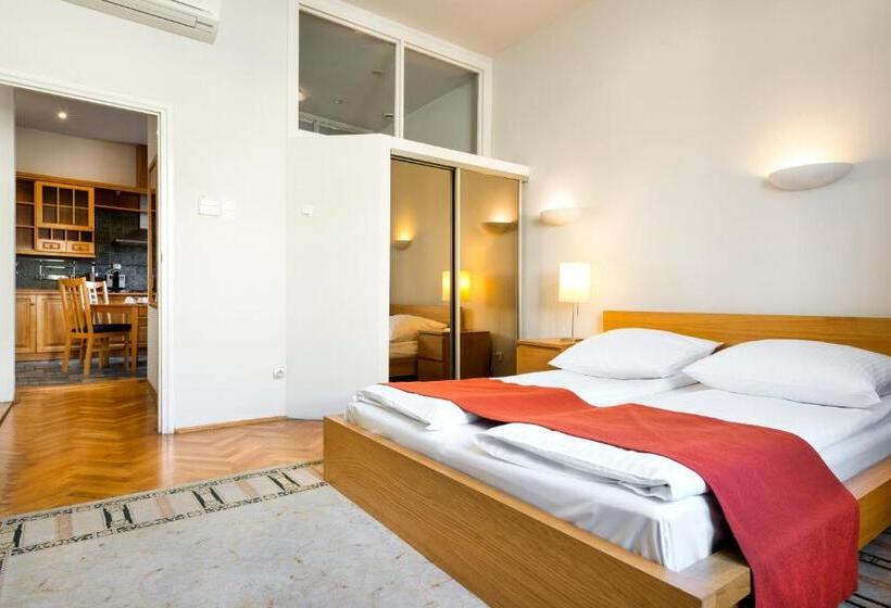 スイート, Aparthotel Stare Miasto