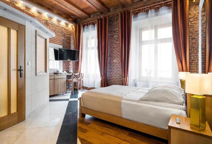 Escritório Superior, Aparthotel Stare Miasto