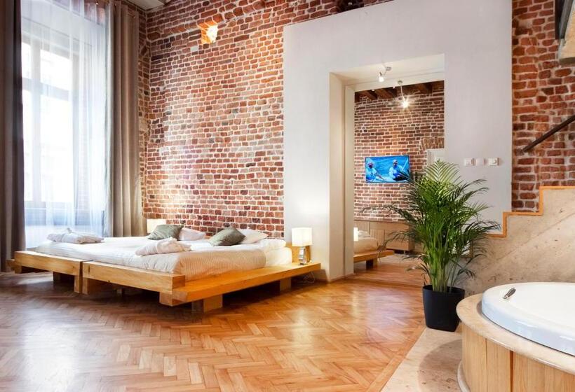 メゾネットスイート, Aparthotel Stare Miasto