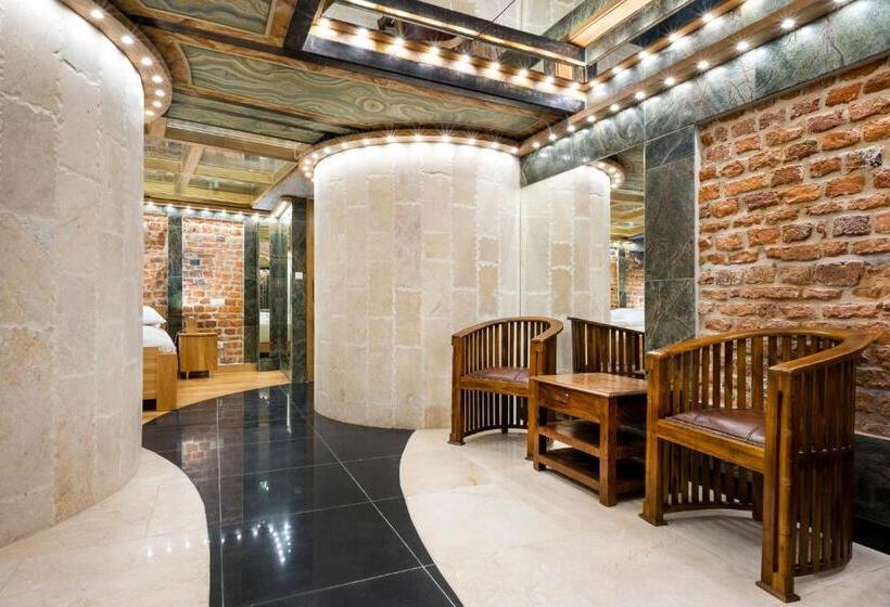 デラックススイート, Aparthotel Stare Miasto