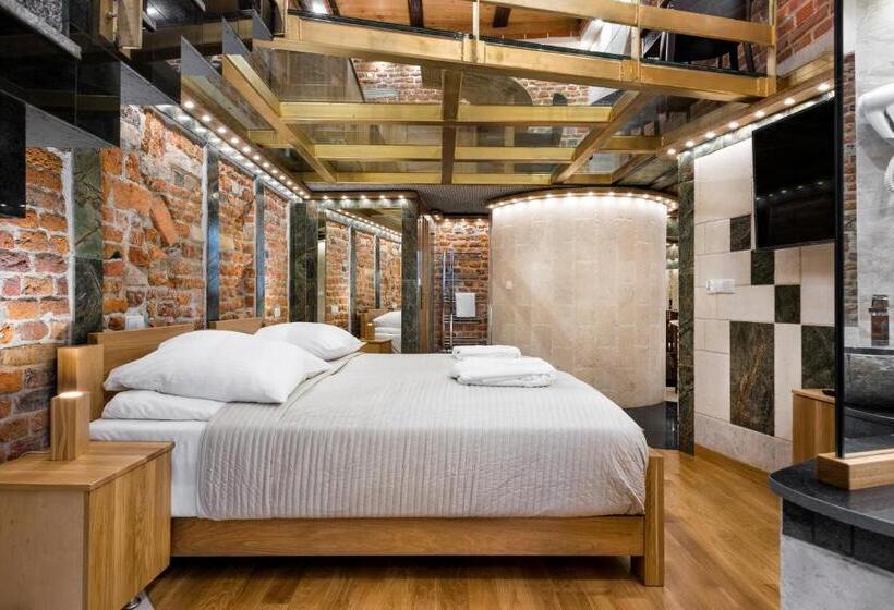 デラックススイート, Aparthotel Stare Miasto