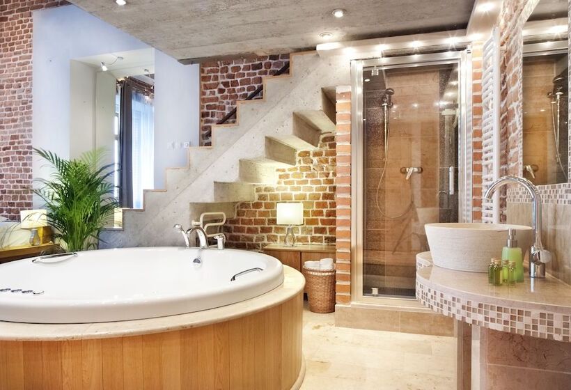 デラックススイート, Aparthotel Stare Miasto