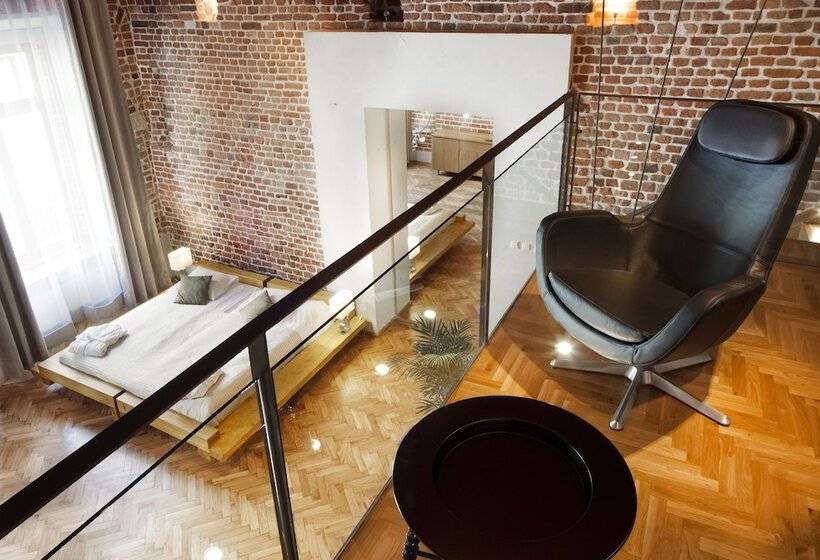 デラックススイート, Aparthotel Stare Miasto