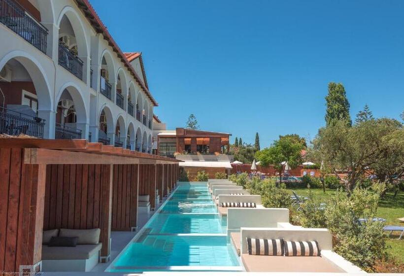 سوییت جونیور, Castelli Hotel Adults Only