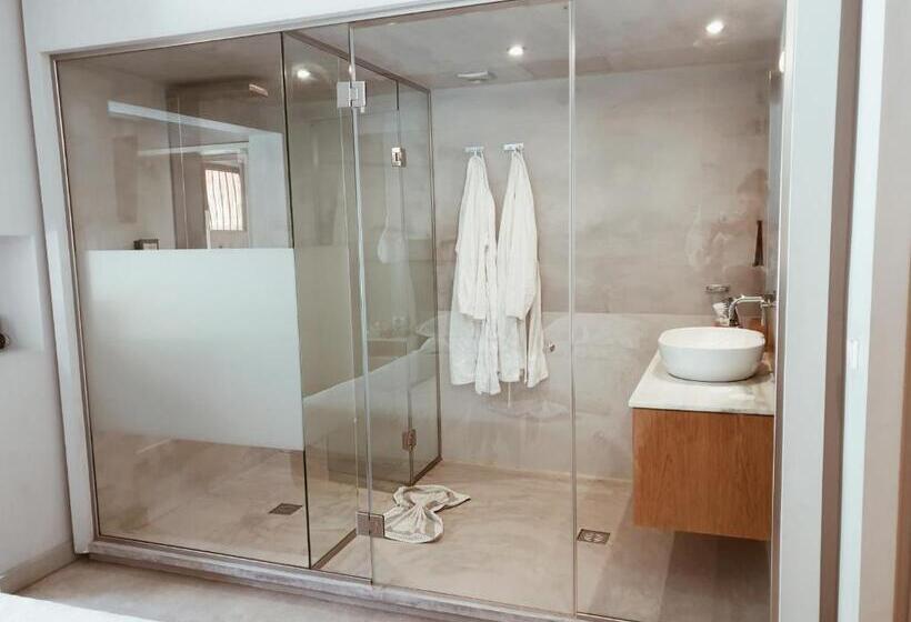 سوییت جونیور, Castelli Hotel Adults Only