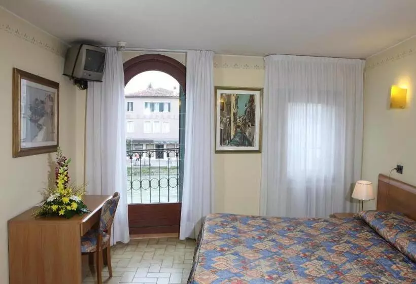 スタンダードルーム, Albergo Alla Campana