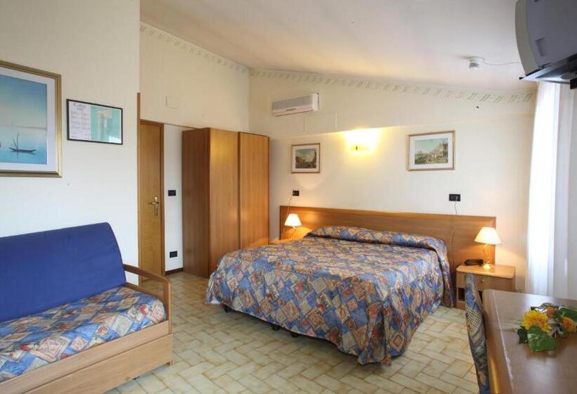 标准三人间, Albergo Alla Campana