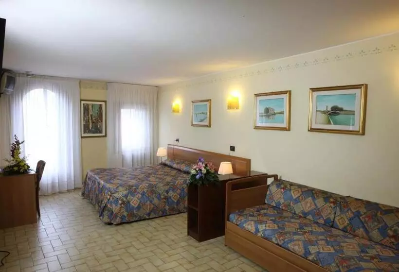スタンダード4人部屋, Albergo Alla Campana