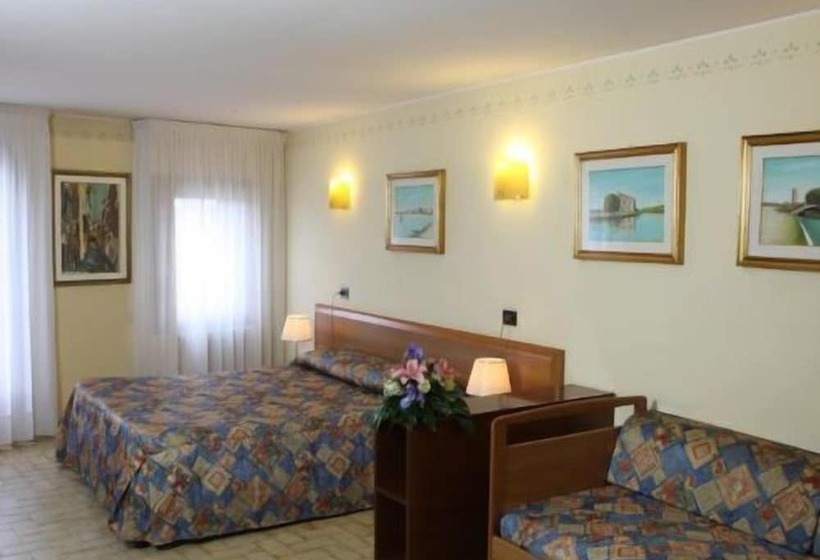 חדר סטנדרט לארבעה, Albergo Alla Campana