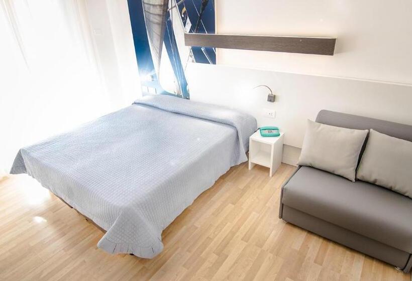 חדר סטנדרט לשלושה, Antoniana