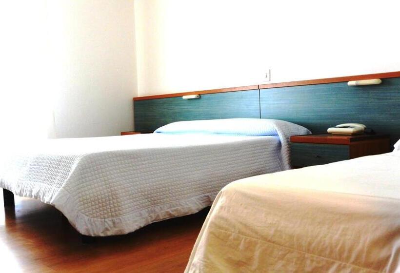 חדר סטנדרט לשלושה, Antoniana