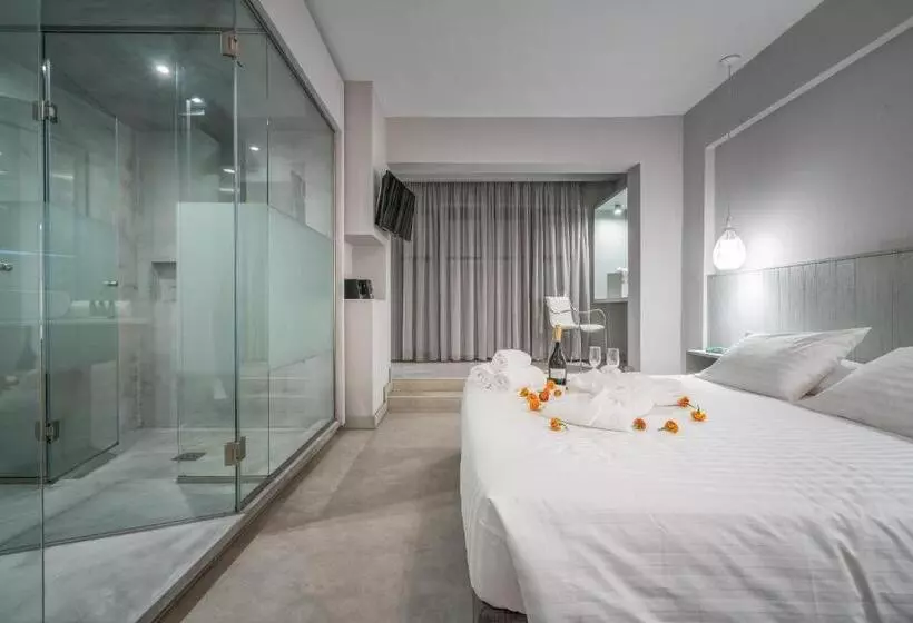 سوییت جونیور, Castelli Hotel Adults Only