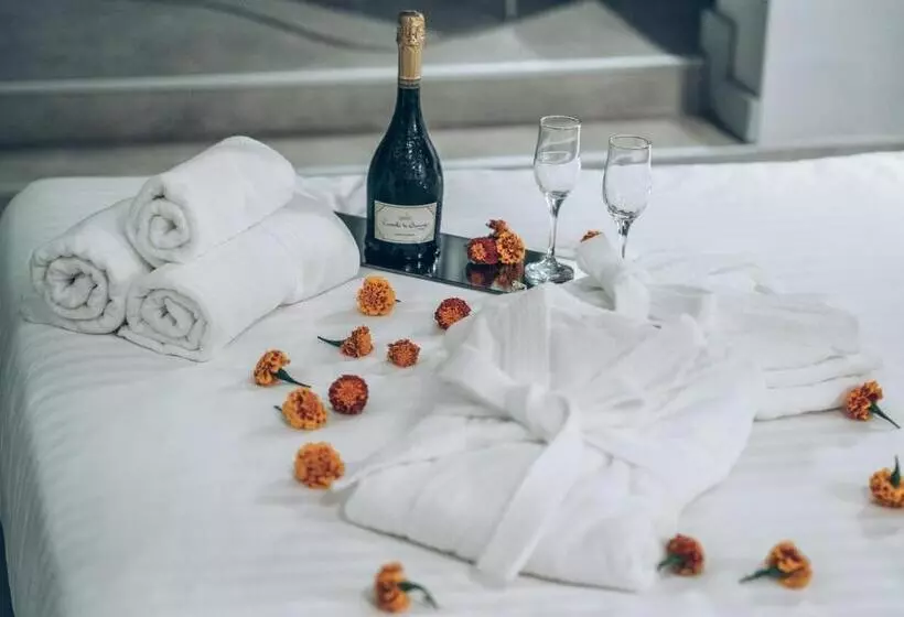 سوییت جونیور, Castelli Hotel Adults Only