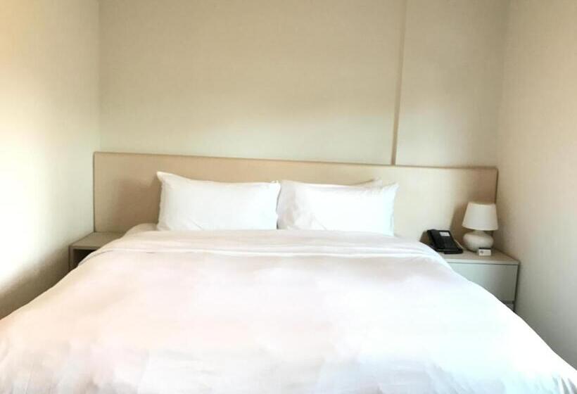 اتاق استاندارد با تخت بزرگ, Changi Cove