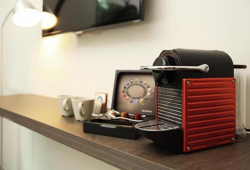 اتاق استاندارد با تخت بزرگ, Changi Cove