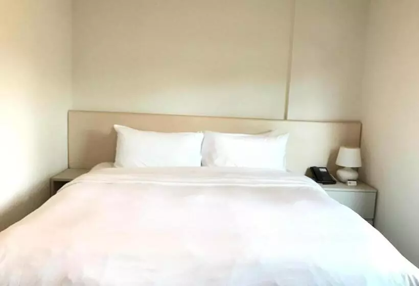 اتاق لوکس با تخت بزرگ, Changi Cove