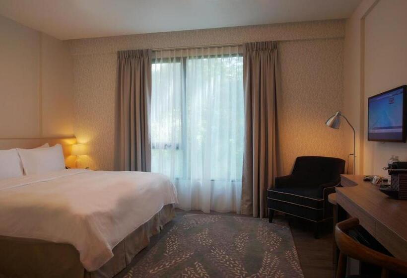 اتاق لوکس با تخت بزرگ, Changi Cove