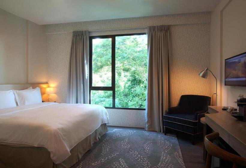 اتاق لوکس با تخت بزرگ, Changi Cove