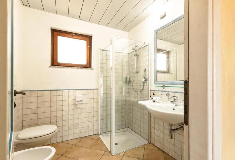 غرفة قياسية مطلّة علي البحر, Club Saraceno   Bovis Hotels