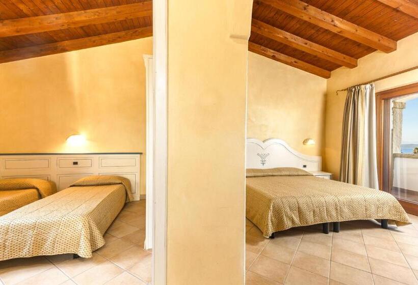 غرفة عائلية مطلّة علي البحر, Club Saraceno   Bovis Hotels