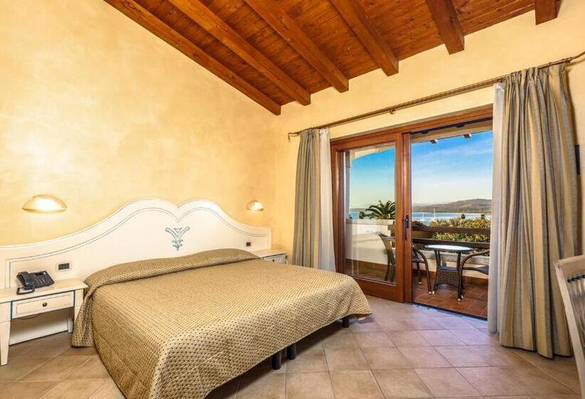 غرفة عائلية مطلّة علي البحر, Club Saraceno   Bovis Hotels