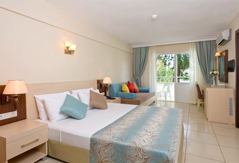 اتاق استاندارد سه نفره, Club Sidelya