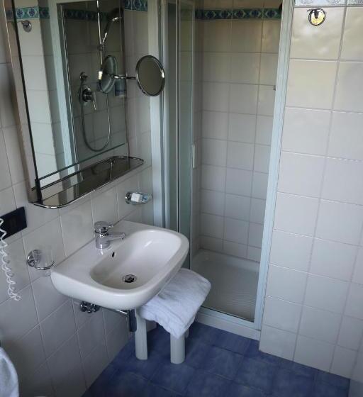 اتاق اکونومی یک تخته, Corallo