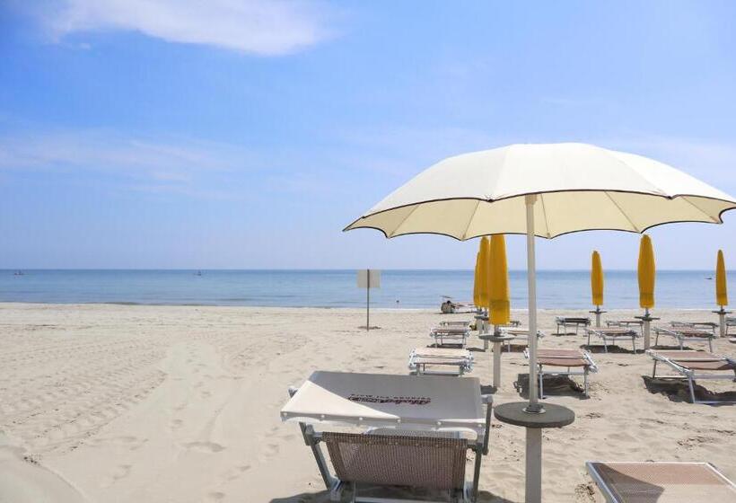 اتاق استاندارد سه نفره, Corallo