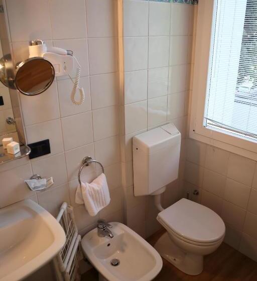 اتاق استاندارد سه نفره, Corallo