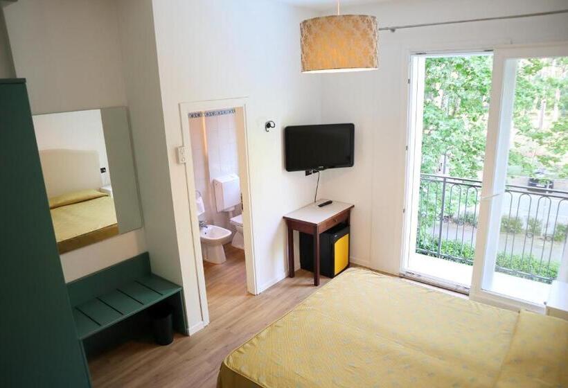 اتاق استاندارد سه نفره, Corallo