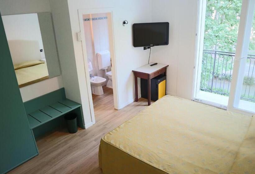 اتاق خانوادگی, Corallo