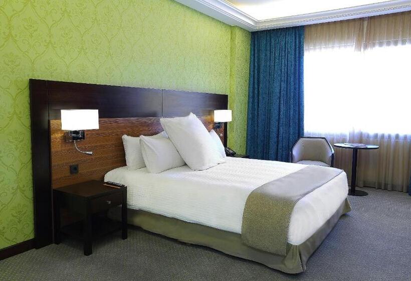 اتاق لوکس, Corp Amman